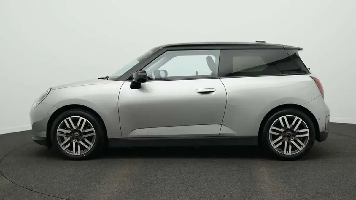 Używany Mini Cooper Classic 135 kW (184 KM) 2025 Szary Hatchback