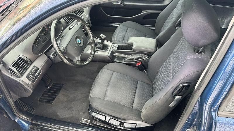Gebraucht BMW 316 116 PS (85 kW) 2004 Blau Limousine