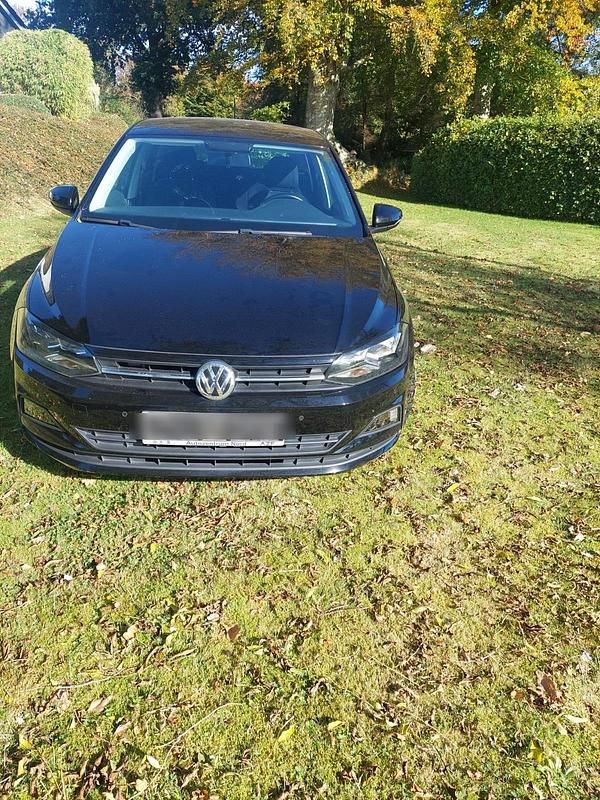 Schwarz Gebraucht 2018 VW Polo Comfortline Kleinwagen | 10.500 € (Guter Preis) - Bild 1/4