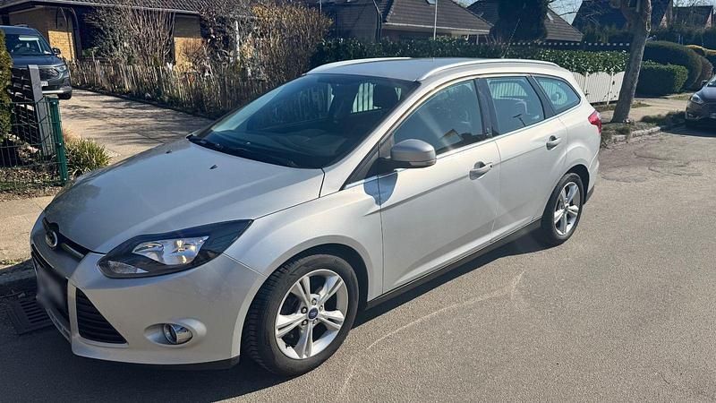 Gebraucht Ford Focus Champions Edition 116 PS (85 kW) 2012 Silber Kombi