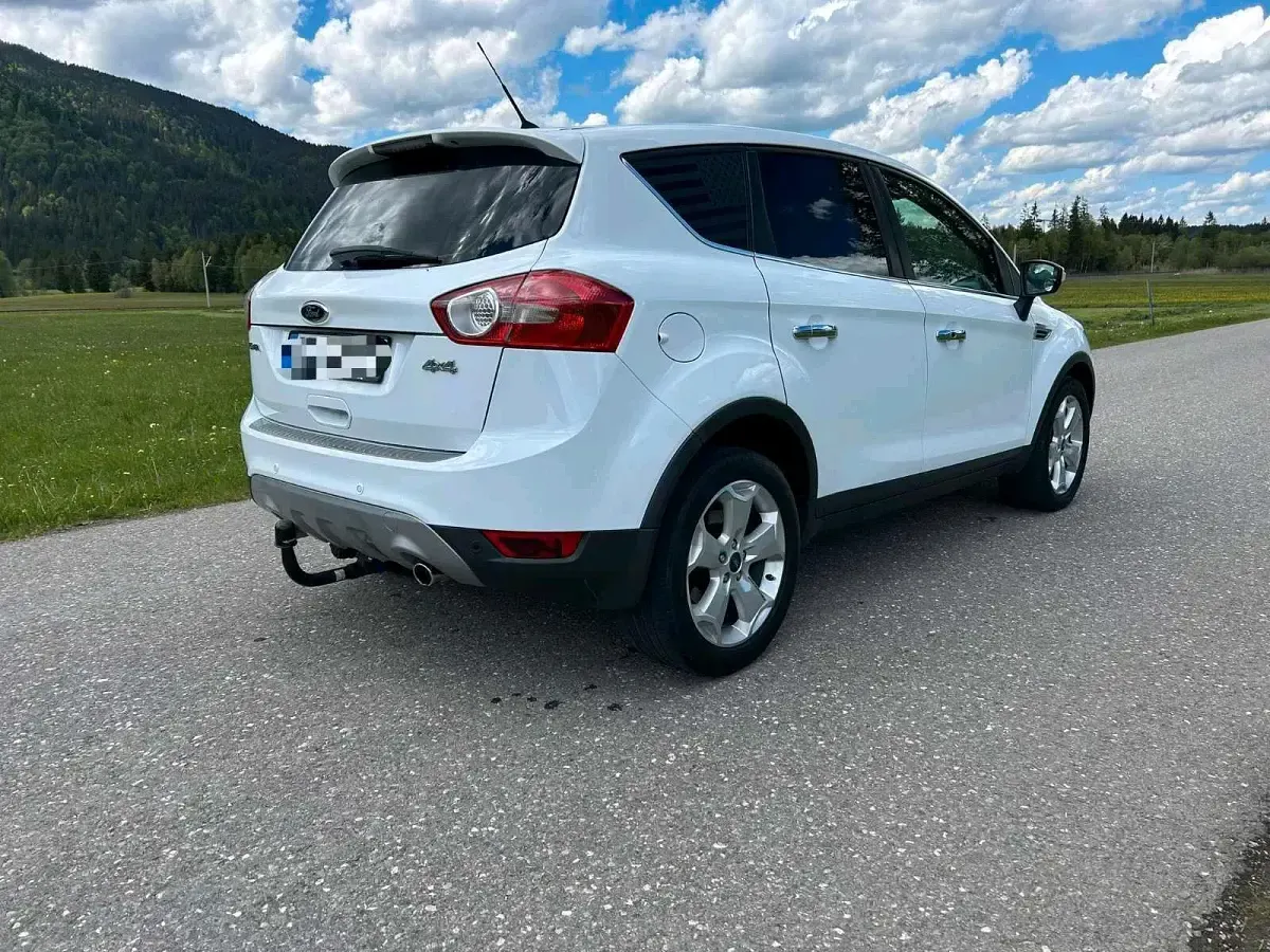Gebraucht Ford Kuga 163 PS (119 kW) 2012 Weiß SUV
