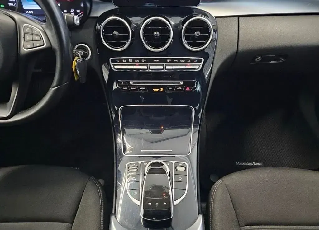 Gebraucht Mercedes 200 136 PS (100 kW) 2017 Limousine