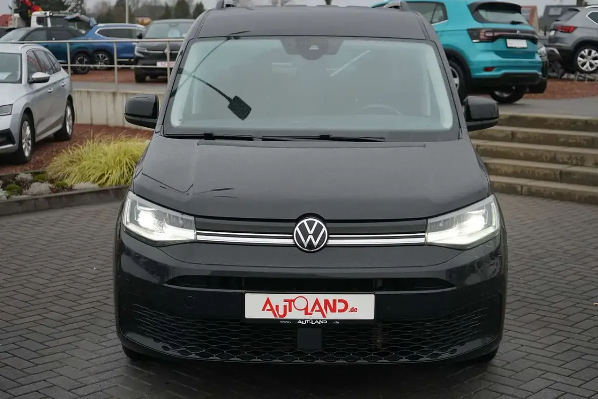 Second-hand VW Caddy Maxi Life 122 CP (89 kW) 2021 Negru Monovolum