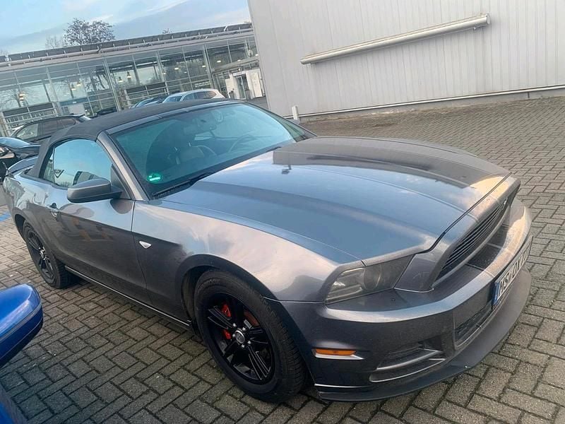 Grau Gebraucht 2012 Ford Mustang Cabrio | 16.000 € - Bild 1/4