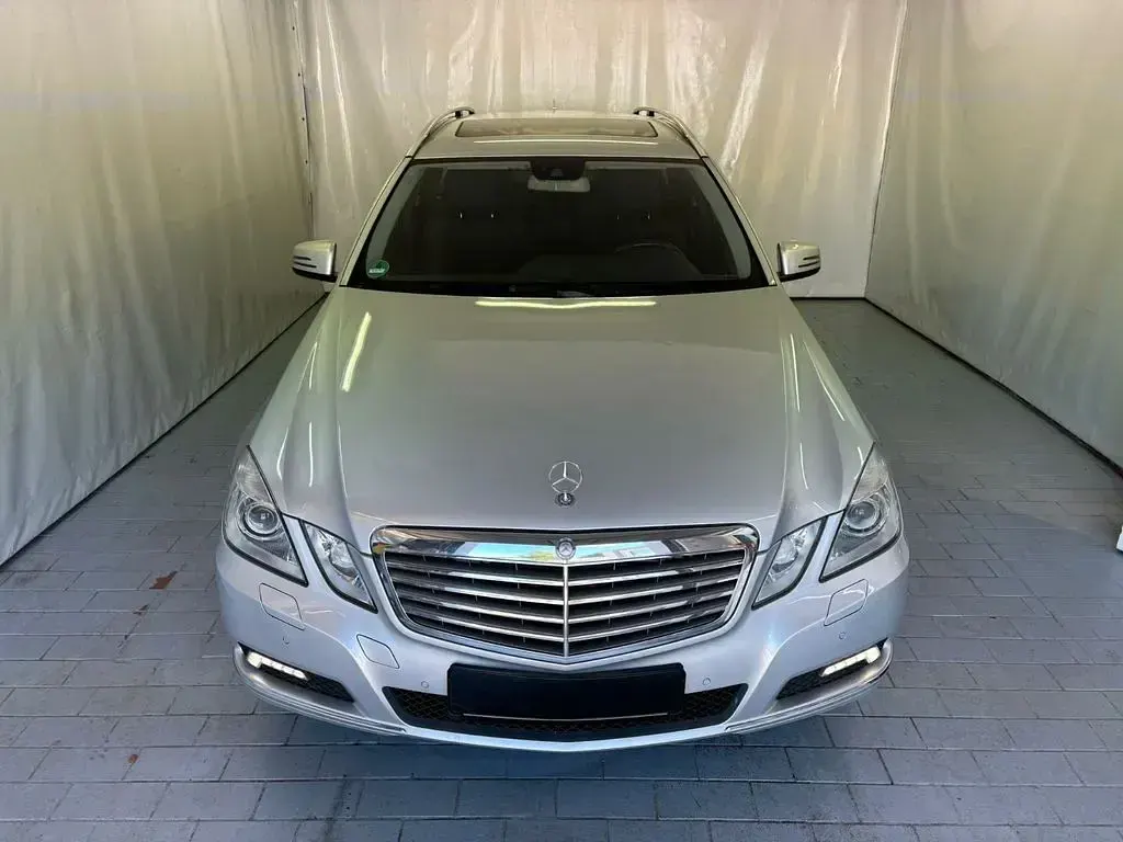 Gebraucht Mercedes E350 231 PS (169 kW) 2009 Silber Limousine