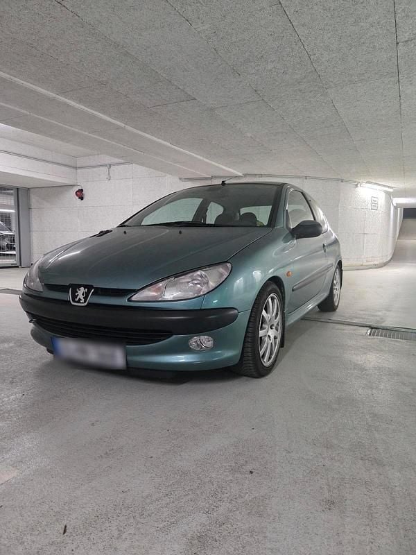 Gebraucht Peugeot 206 75 PS (55 kW) 1999 Kleinwagen