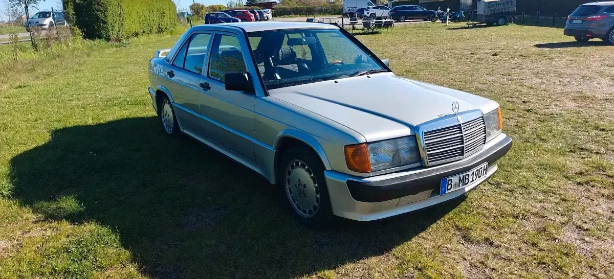 Gebraucht Mercedes 190 192 PS (141 kW) 1989 Silber Limousine