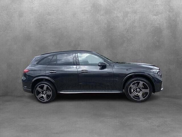 Gebraucht Mercedes GLC300 AMG line 258 PS (189 kW) 2025 Lack graphitgrau SUV