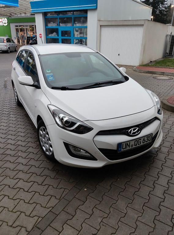 Gebraucht Hyundai i30 Classic 99 PS (72 kW) 2014 Weiß Kombi