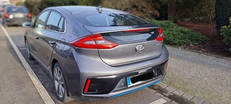 Gebraucht Hyundai Ioniq Premium 141 PS (103 kW) 2019 Grau Kleinwagen