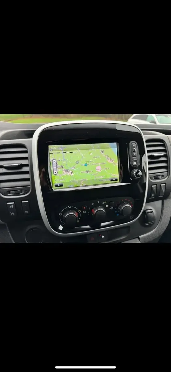 Gebraucht Renault Traffic 125 PS (91 kW) 2017 Weiß Limousine