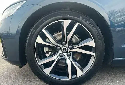 Gebraucht Volvo V60 Plus 197 PS (144 kW) 2025 Blau Kombi