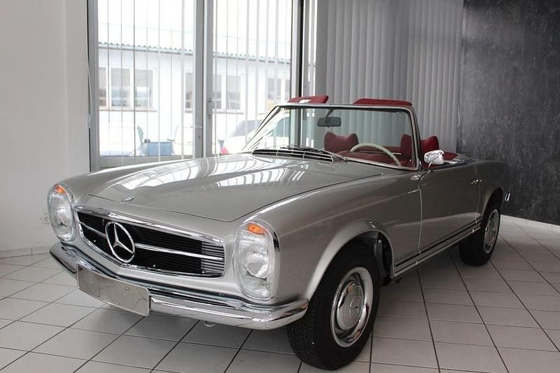 Gebraucht Mercedes 230 150 PS (110 kW) 1966 Silber Cabrio