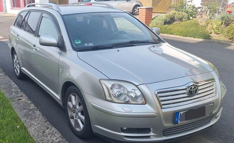 Silber Gebraucht 2005 Toyota Avensis Executive Kombi | 1.800 € (Guter Preis) - Bild 1/3
