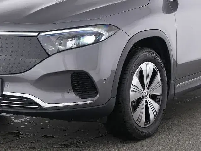 Gebraucht Mercedes EQA300 Progressive 167 kW (228 PS) 2025 Grau SUV