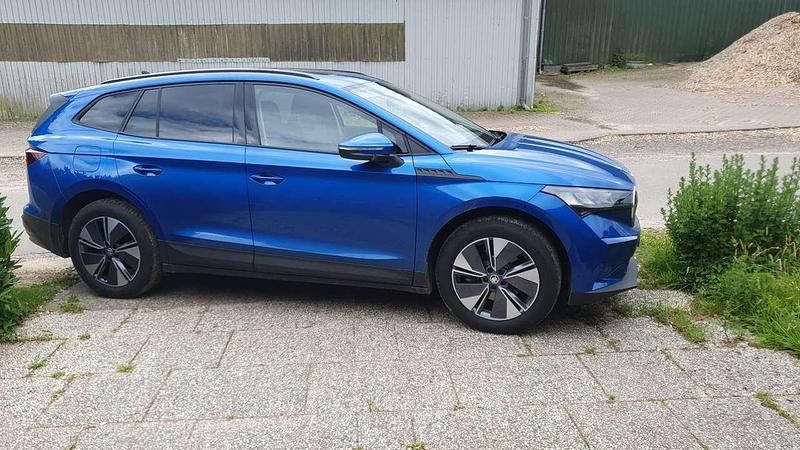 Blau Gebraucht 2024 Skoda Enyaq iV SUV | 39.999 € (Teuer) - Bild 1/4