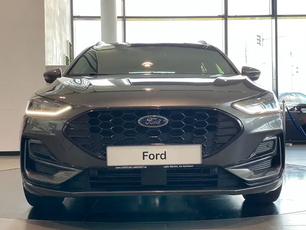 Gebraucht Ford Focus ST-Line 155 PS (114 kW) 2024 Grau Kombi
