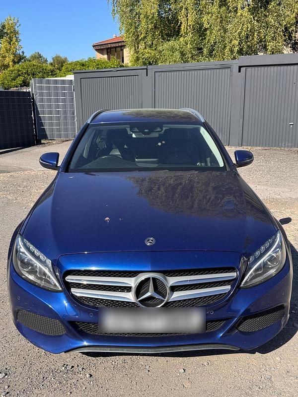 Blau Gebraucht 2018 Mercedes C350e Kombi | 8.000 € - Bild 1/4