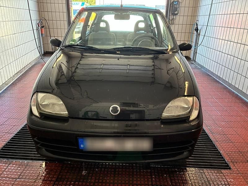Schwarz Gebraucht 2004 Fiat Seicento Kleinwagen | 1.100 € (Fairer Preis) - Bild 1/4