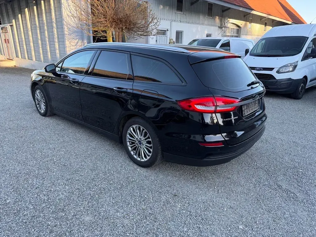 Gebraucht Ford Mondeo Trend 150 PS (110 kW) 2019 Schwarz Limousine