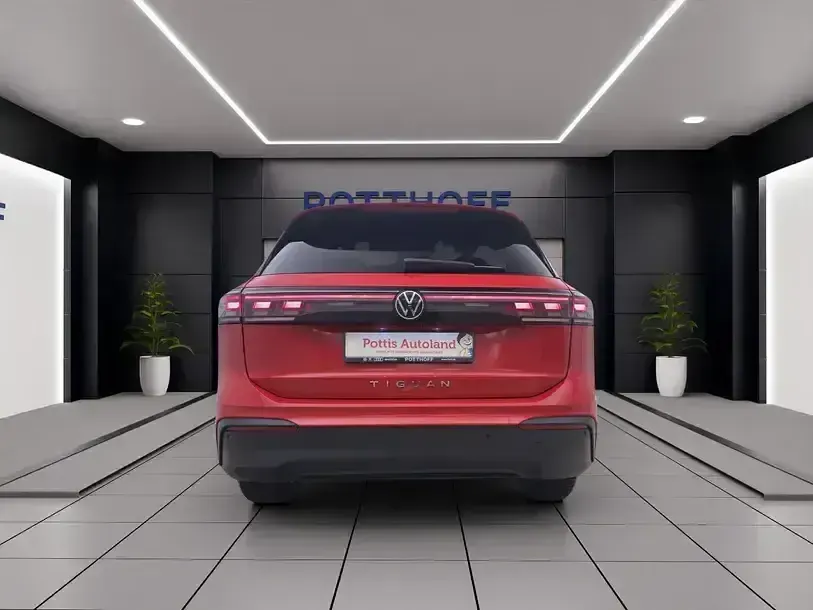Gebraucht VW Tiguan Goal 150 PS (110 kW) 2025 Rot SUV