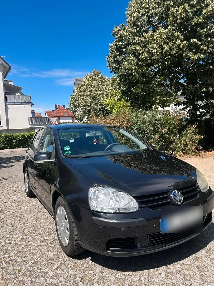 Gebraucht VW Golf V 113 PS (83 kW) 2004 Schwarz Kleinwagen