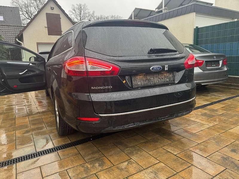 Gebraucht Ford Mondeo Business Edition 140 PS (102 kW) 2014 Pantherschwarz metallic Kombi