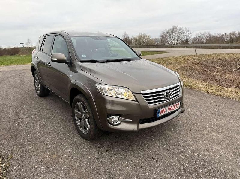 Bronze mica metallic Gebraucht 2012 Toyota RAV4 Executive SUV | 12.800 € (Fairer Preis) - Bild 1/4