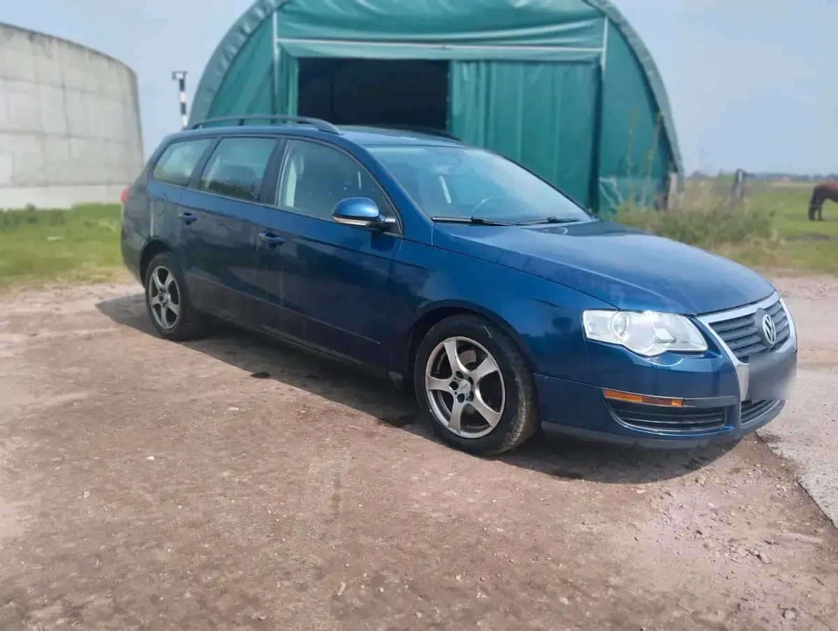 Gebraucht VW Passat 140 PS (102 kW) 2006 Blau Kombi