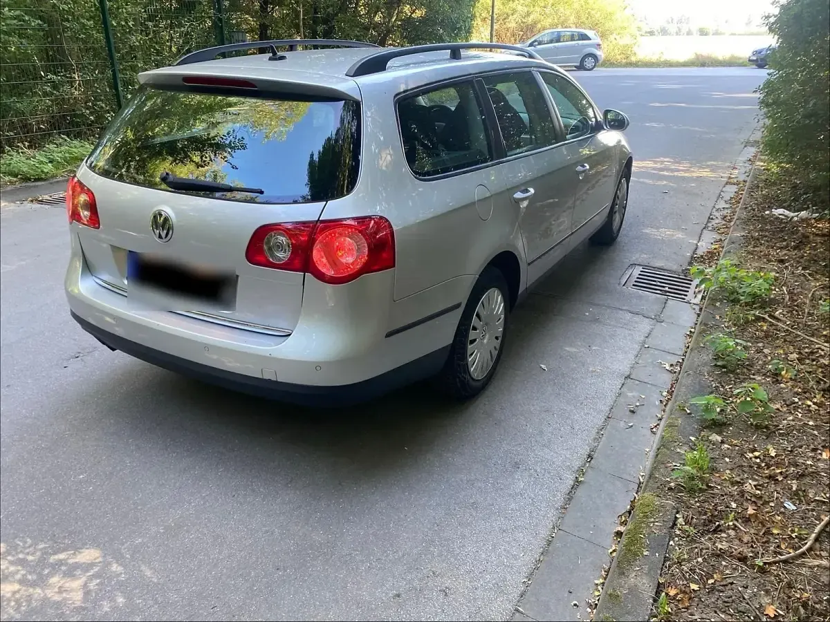 Gebraucht VW Passat 140 PS (102 kW) 2011 Silber Kombi