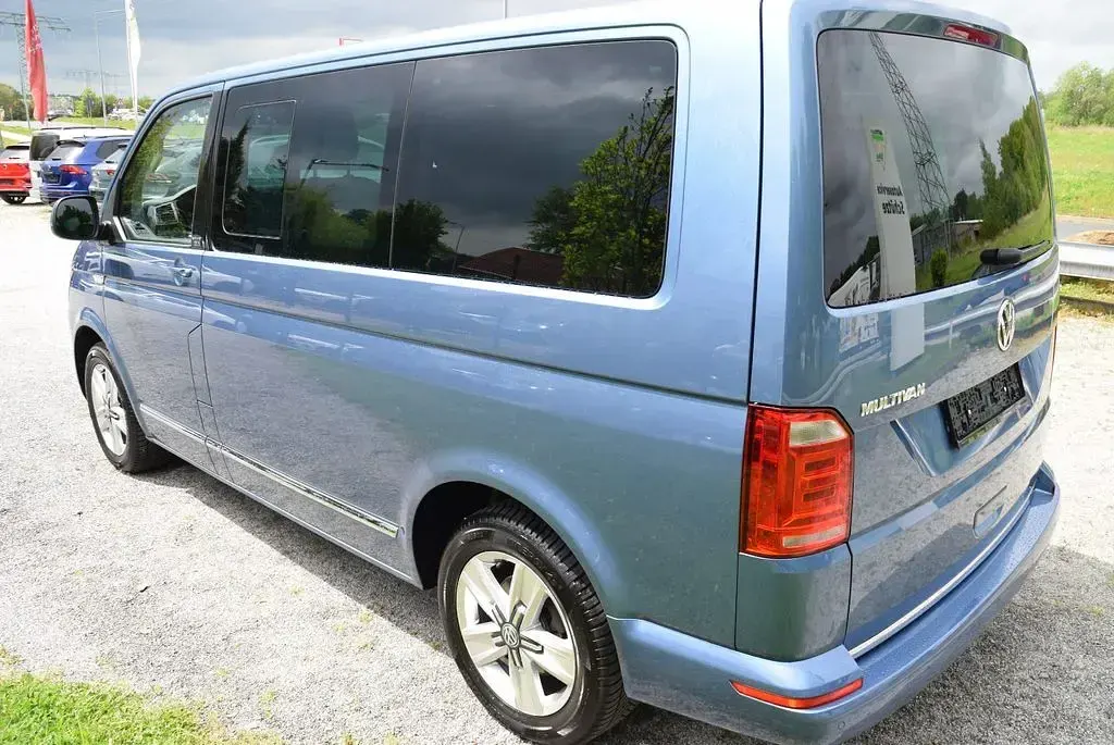 Gebraucht VW Multivan 199 PS (146 kW) 2019 Blau Van / Kleinbus