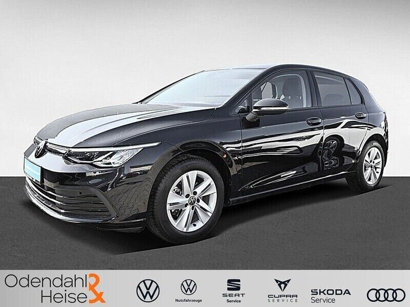 Polsterfarbe: grau Gebraucht 2023 VW Golf VIII Life Limousine | 22.350 € (Fairer Preis) - Bild 1/4