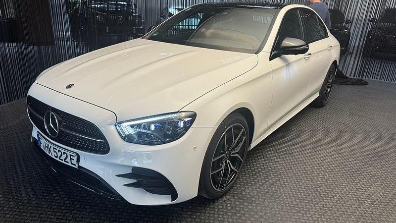 Gebraucht Mercedes E300 AMG line 313 PS (230 kW) 2024 Weiß Limousine