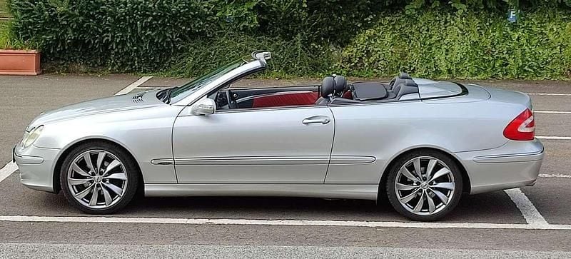 Silber Gebraucht 2003 Mercedes CLK320 Elegance Cabrio | 6.200 € (Etwas zu teuer) - Bild 1/4