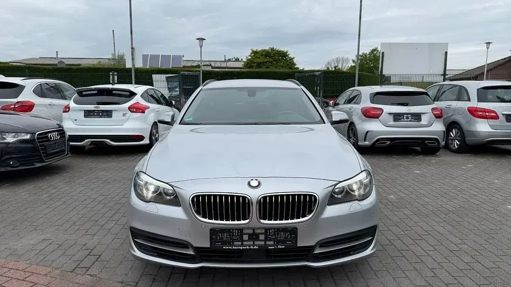 Gebraucht BMW 525 Performance 218 PS (160 kW) 2014 Silber (glaciersilber) Kombi