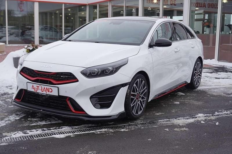 Deluxeweiss Gebraucht 2023 Kia ProCeed Kombi | 28.990 € (Fairer Preis) - Bild 1/4