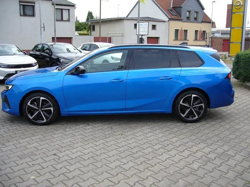 Gebraucht Opel Astra 131 PS (96 kW) 2024 Lackierung vertigoblau Kleinwagen