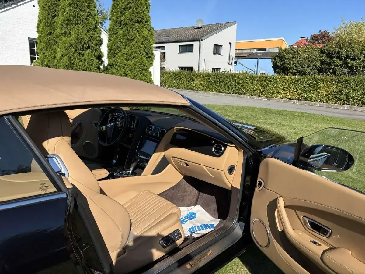 Gebraucht Bentley Continental GT Convertible 585 PS (430 kW) 2019 Schwarz Cabrio
