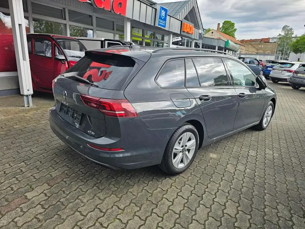 Neu VW Golf VIII Life 150 PS (110 kW) 2026 Uranograu Kombi