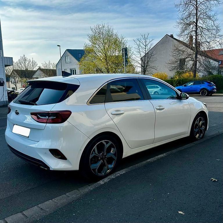 Gebraucht Kia Ceed Platinum 140 PS (102 kW) 2018 Weiß Kleinwagen