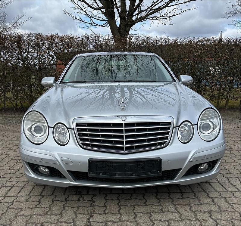 Gebraucht Mercedes E200 Classic 163 PS (119 kW) 2008 Silber Limousine
