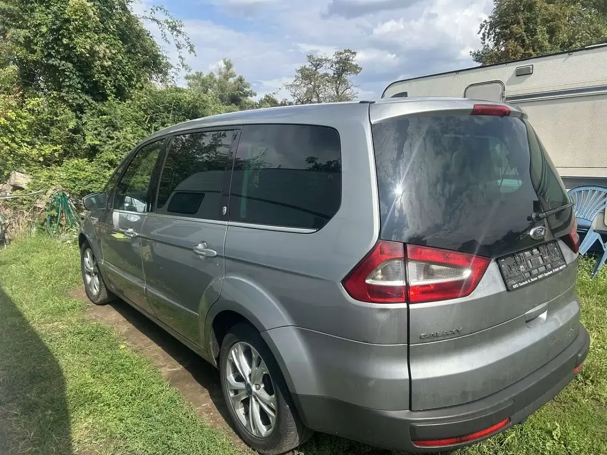 Używany Ford Galaxy Ghia 140 KM (102 kW) 2007 Minivan