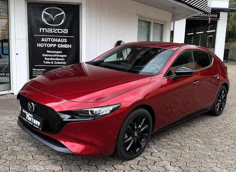 Rot Neu 2025 Mazda 3 Homura-Line Limousine | 27.185 € (Fairer Preis) - Bild 1/4