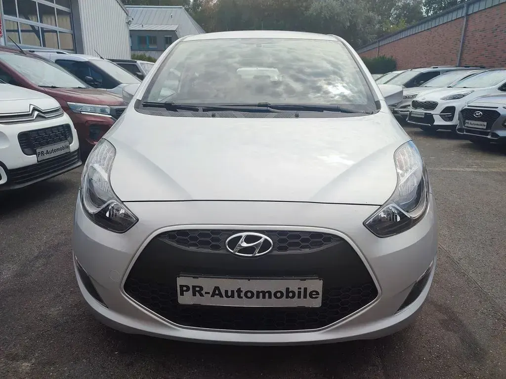 Gebraucht Hyundai ix20 125 PS (91 kW) 2019 Silber Kleinwagen