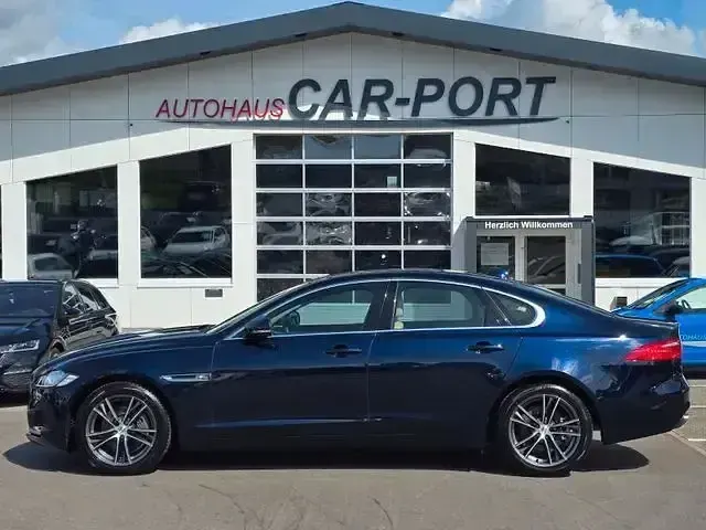 Gebraucht Jaguar XF 250 PS (183 kW) 2021 Blau Limousine