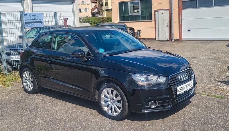 Second-hand Audi A1 Ambition 122 CP (89 kW) 2011 Negru Hatchback