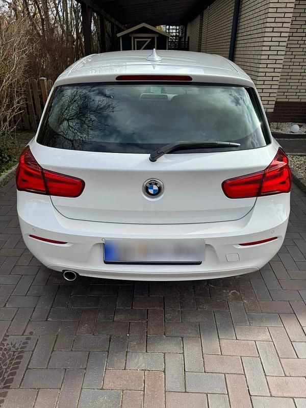 Gebraucht BMW 116 Advantage 109 PS (80 kW) 2019 Weiß Kleinwagen