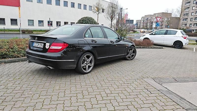Gebraucht Mercedes C350 306 PS (225 kW) 2011 Schwarz Limousine