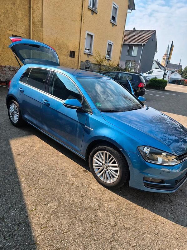 Gebraucht VW Golf VII 75 PS (55 kW) 2014 Blau Kleinwagen