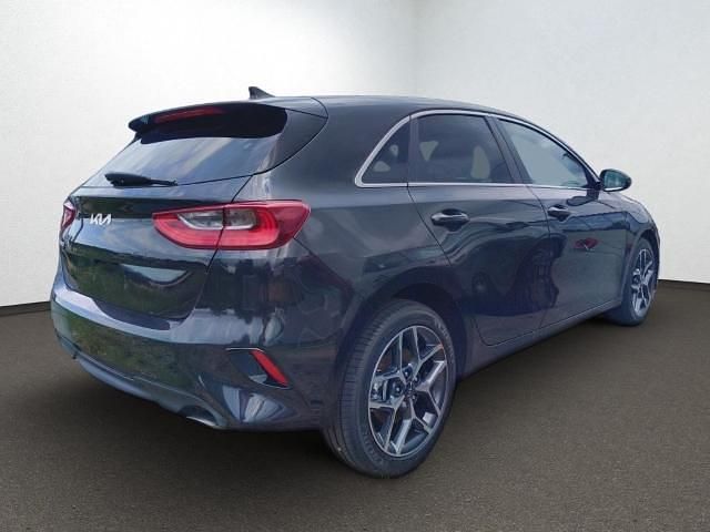 Gebraucht Kia Ceed Style 140 PS (102 kW) 2025 Schwarz Kleinwagen